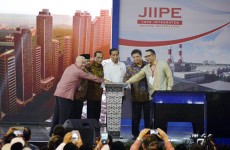 Jokowi Inaugurates JIIPE Industrial Area in Gresik