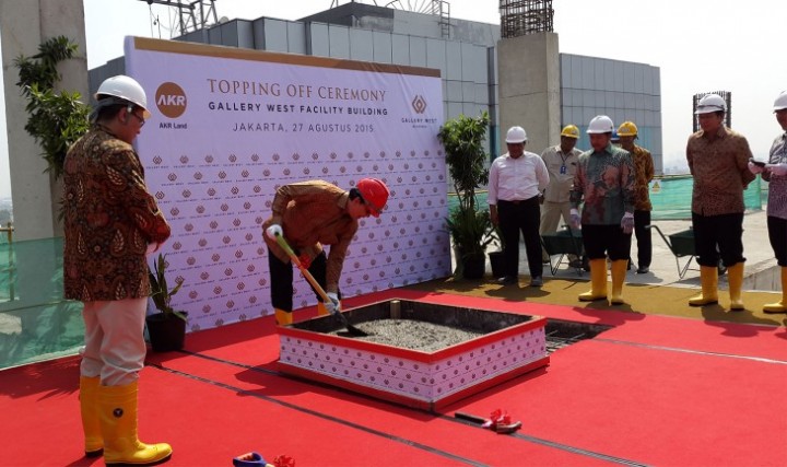 AKR Land Topping Off Event for Gallery West Jakarta's Facility Building